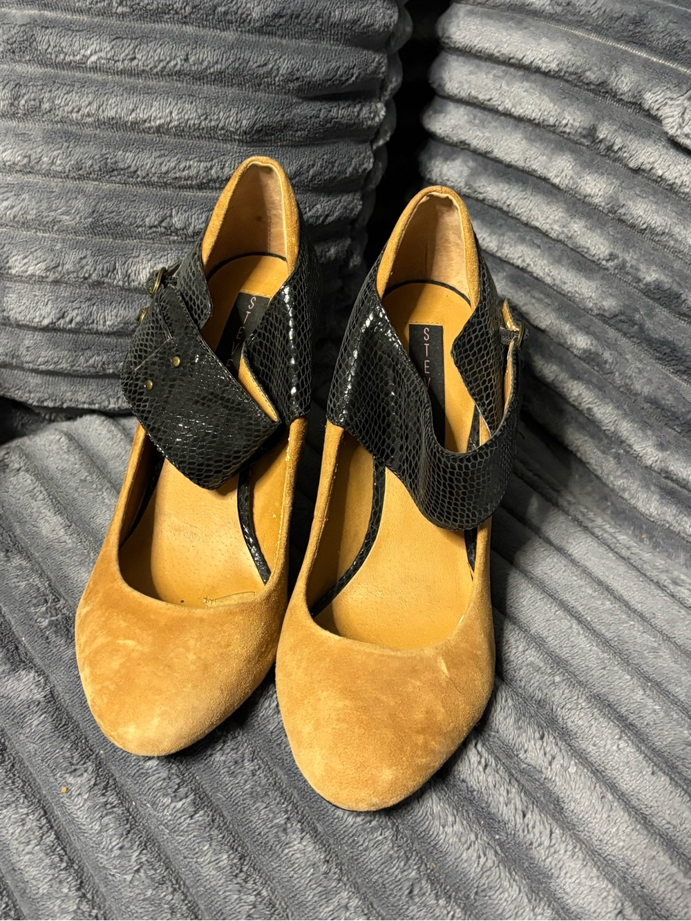 Steven By Steve Madden Tan Suede Pumps with Black Croc-Texture Strap
